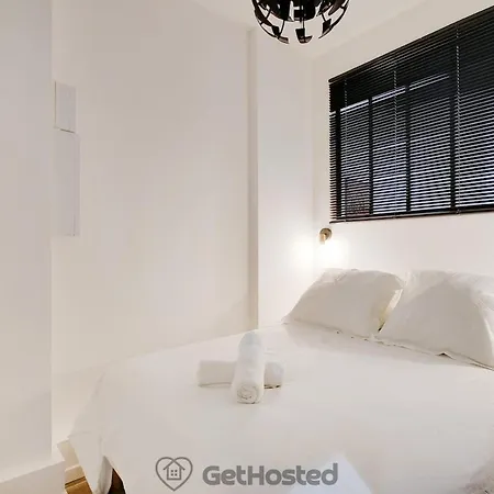 Charming Flat With Jacuzzi Heart Of Gethosted