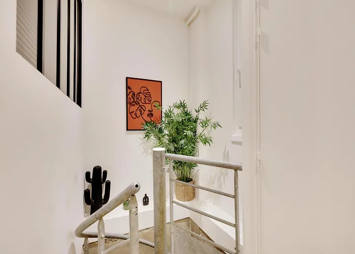 Hideaway, Private Cinema - Gethosted *